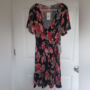 LAST CHANCE!! NWT Nordstrom Faux Wrap Floral Dress